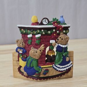 DELAGAR 1999 Tealight Candle Holder Bears Family Christmas Fireplace Stockings